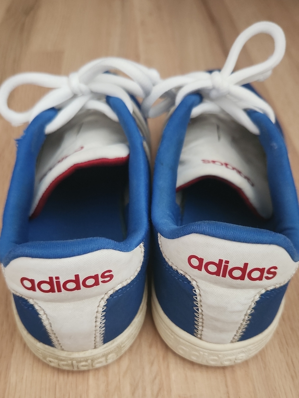 adidas Kids White, Blue & Red Low-Top Sneakers